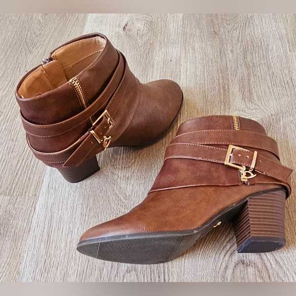 Size 7.5 Thalia Sodi Brown Ankle Boots - Picture 1 of 10